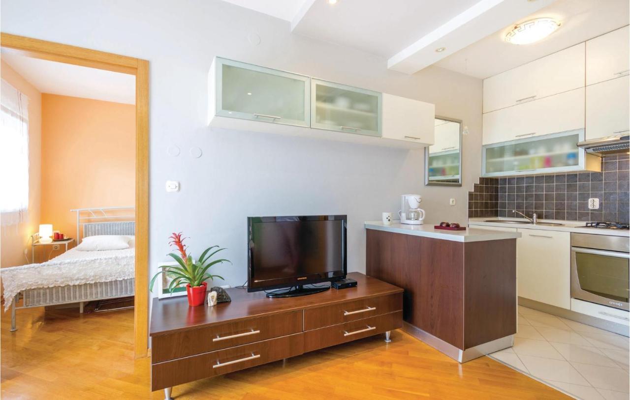 Awesome apartment in Rijeka with 1 Bedrooms&WiFi Buitenkant foto